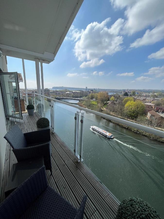 Century Wharf Apartments By Urban Space Cardiff Eksteriør billede